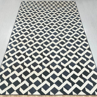 ABACA CARPETS Black & Ivory Interlocking Geometric Pattern Rug